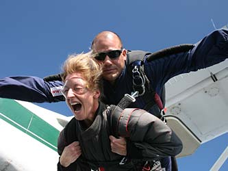 Tandemsprung absprung aus dem Flugzeug Tandemsprung absprung aus dem Flugzeug